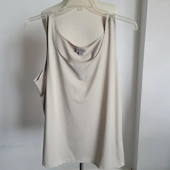 LAST CALL: Avenue Two-Piece Set (Wide Leg Crop Pants/Silver Tunic) (Size: 26/28) - Picture 2 of 12